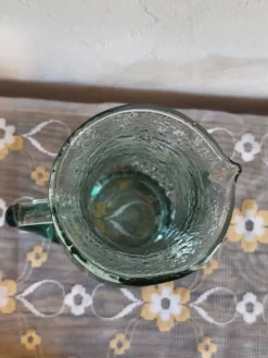 Carafe en verre bullé style Biot
