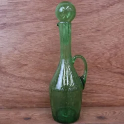 Carafe en verre bullé vert style Biot
