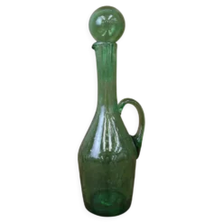Carafe en verre bullé vert style Biot