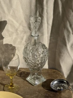 Carafe en verre moulé en forme de raisin H29 D10