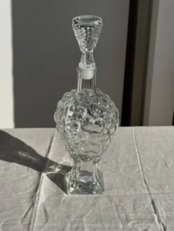 Carafe en verre moulé en forme de raisin H29 D10