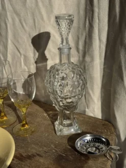 Carafe en verre moulé en forme de raisin H29 D10