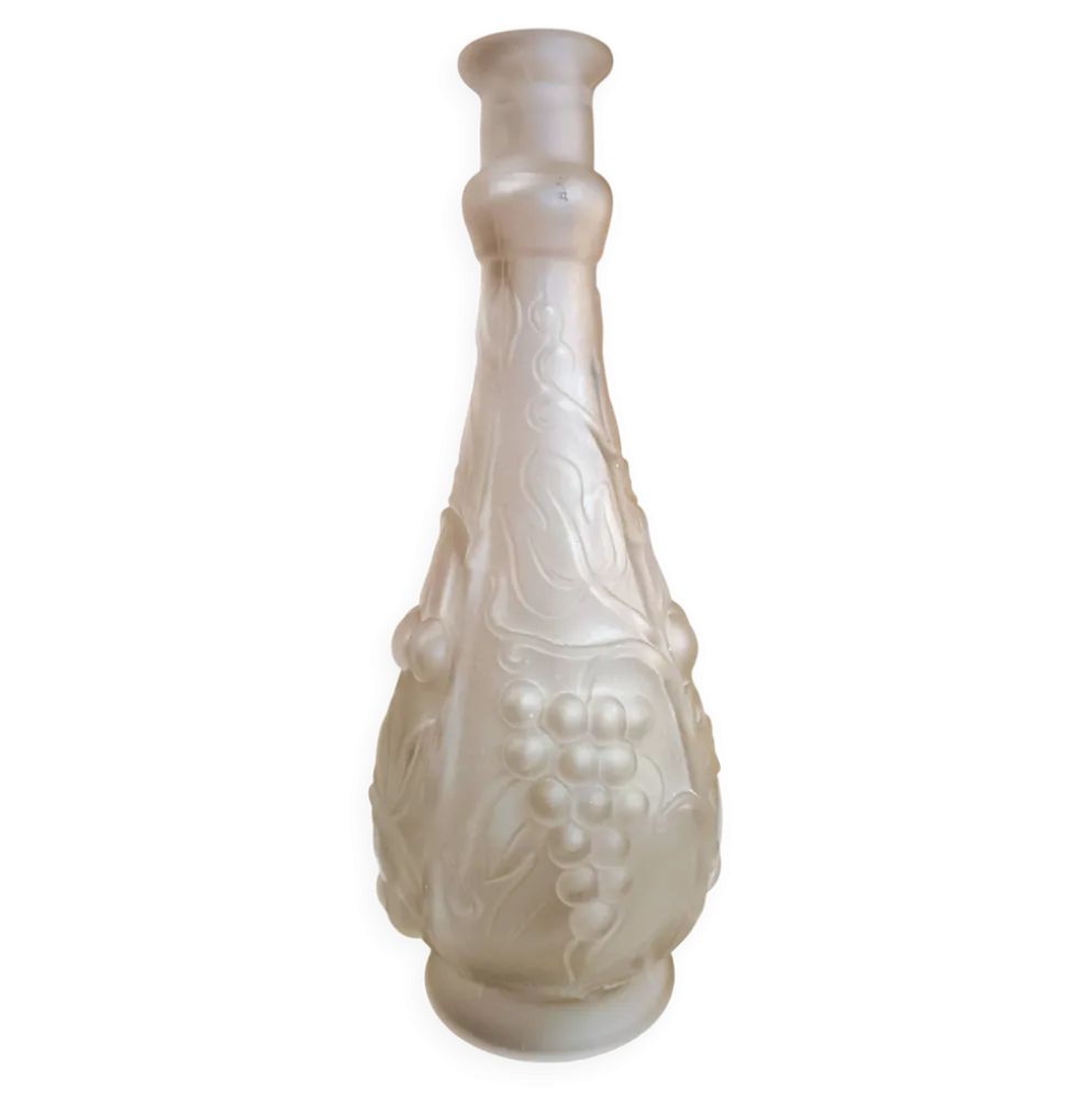 Carafe en verre transparent dépoli motifs cerises et raisins en relief