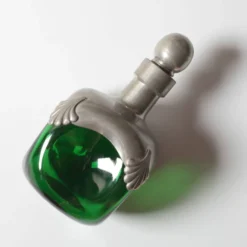 Carafe en verre vert Art Nouveau avec éléments en étain / France / années 1960