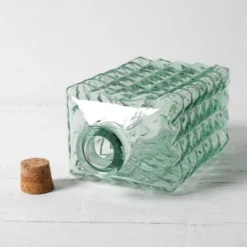 Carafe en verre vert de Géorgie avec bouchon en liège / Espagne / années 1990