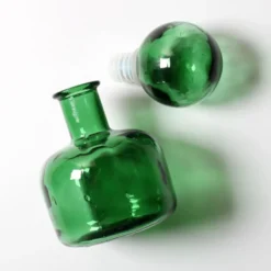 Carafe en verre vert émeraude / bouteille de génie avec bouchon / Empoli / années 1960
