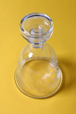 Carafe en verre vintage en forme de cloche avec bouchon : carafe italienne des années 50