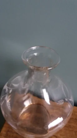 Carafe à liqueur avec bouchon, décor fleurs et dorures