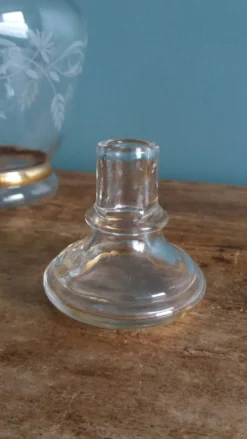 Carafe à liqueur avec bouchon, décor fleurs et dorures