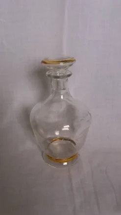 Carafe à liqueur avec bouchon, décor fleurs et dorures