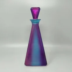 Carafe ou bouteille décorative d'exception des années 1970, signée Luigi Bormioli. Fabriquée en Italie.