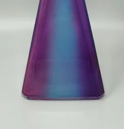 Carafe ou bouteille décorative d'exception des années 1970, signée Luigi Bormioli. Fabriquée en Italie.