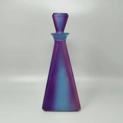 Carafe ou bouteille décorative d'exception des années 1970, signée Luigi Bormioli. Fabriquée en Italie.