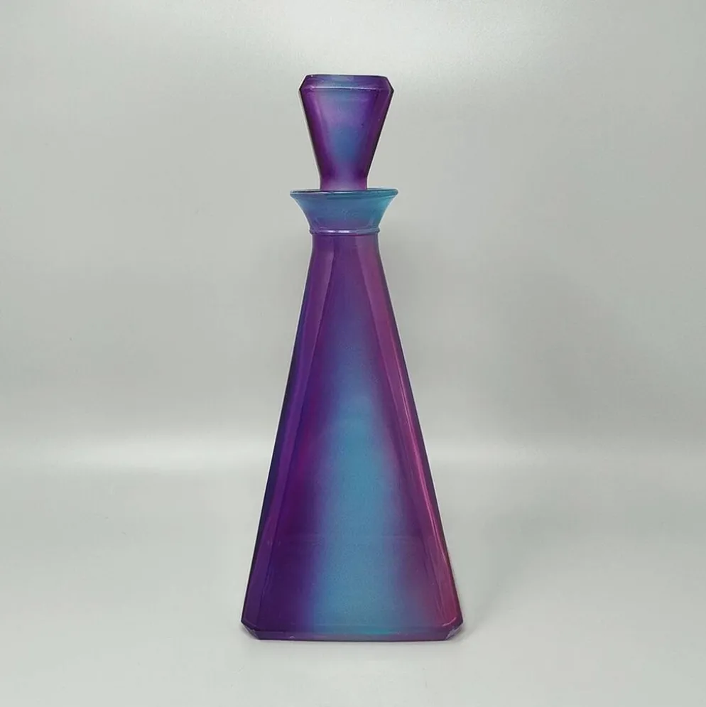 Carafe ou bouteille décorative d'exception des années 1970, signée Luigi Bormioli. Fabriquée en Italie.