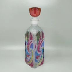 Carafe ou bouteille décorative d'exception des années 1970, signée Luigi Bormioli. Fabriquée en Italie.