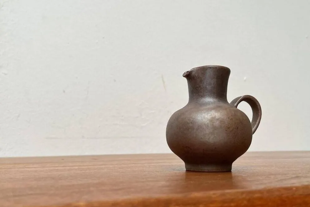 Carafe vase en céramique de studio allemande du milieu du siècle par Rainer Doss, années 1960.