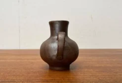 Carafe vase en céramique de studio allemande du milieu du siècle par Rainer Doss, années 1960.