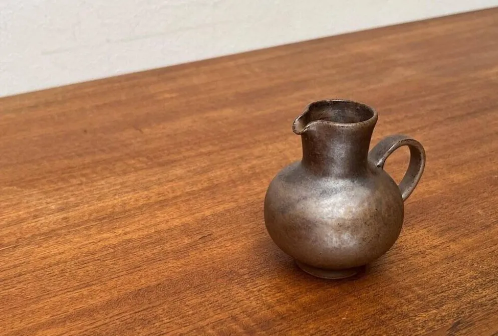 Carafe vase en céramique de studio allemande du milieu du siècle par Rainer Doss, années 1960.