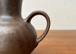 Carafe vase en céramique de studio allemande du milieu du siècle par Rainer Doss, années 1960.