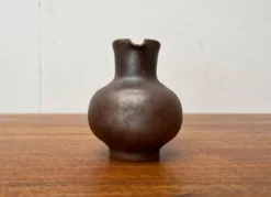Carafe vase en céramique de studio allemande du milieu du siècle par Rainer Doss, années 1960.