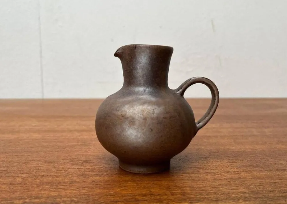 Carafe vase en céramique de studio allemande du milieu du siècle par Rainer Doss, années 1960.