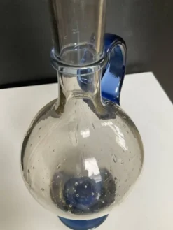 Carafe vintage en pâte de verre soufflé et bullé