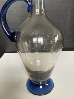 Carafe vintage en pâte de verre soufflé et bullé