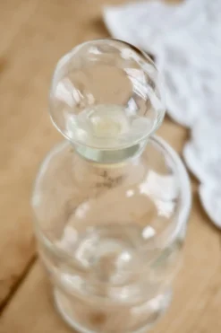 Carafe vintage en verre avec bouchon