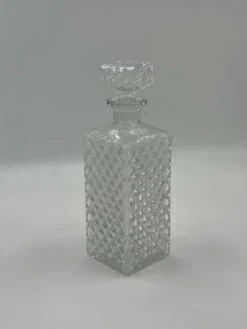 Carafe vintage en verre cristal avec bouchon — motif taillé en losanges