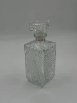 Carafe vintage en verre pressé avec bouchon