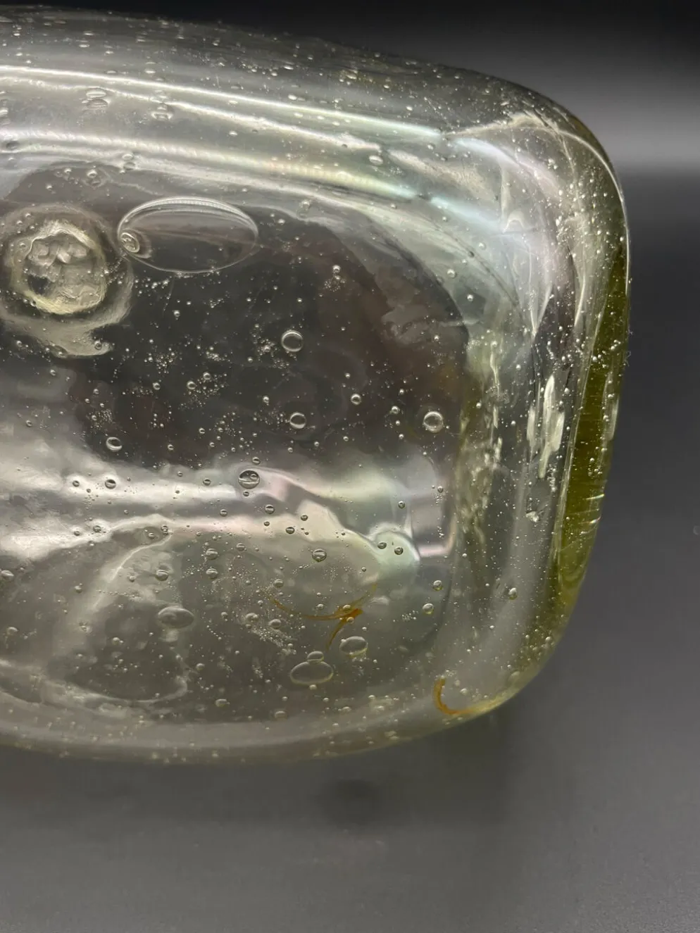 Carafe vintage Verrerie de Biot en verre bullé avec bouchon boule