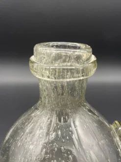Carafe vintage Verrerie de Biot en verre bullé avec bouchon boule
