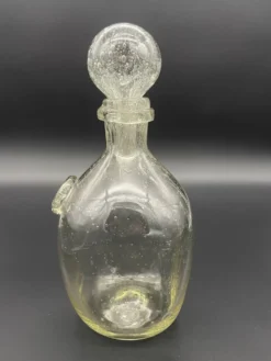 Carafe vintage Verrerie de Biot en verre bullé avec bouchon boule