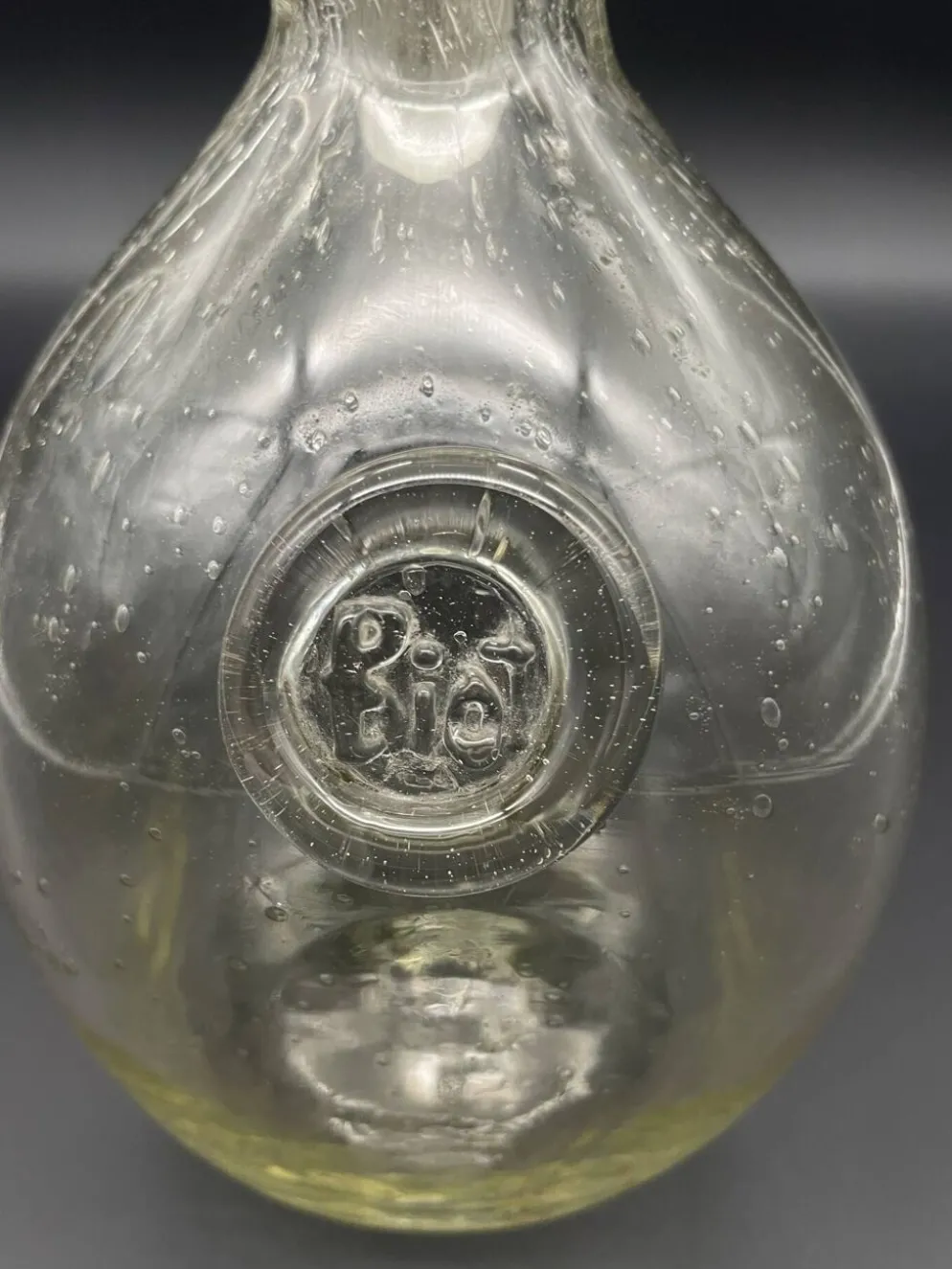 Carafe vintage Verrerie de Biot en verre bullé avec bouchon boule