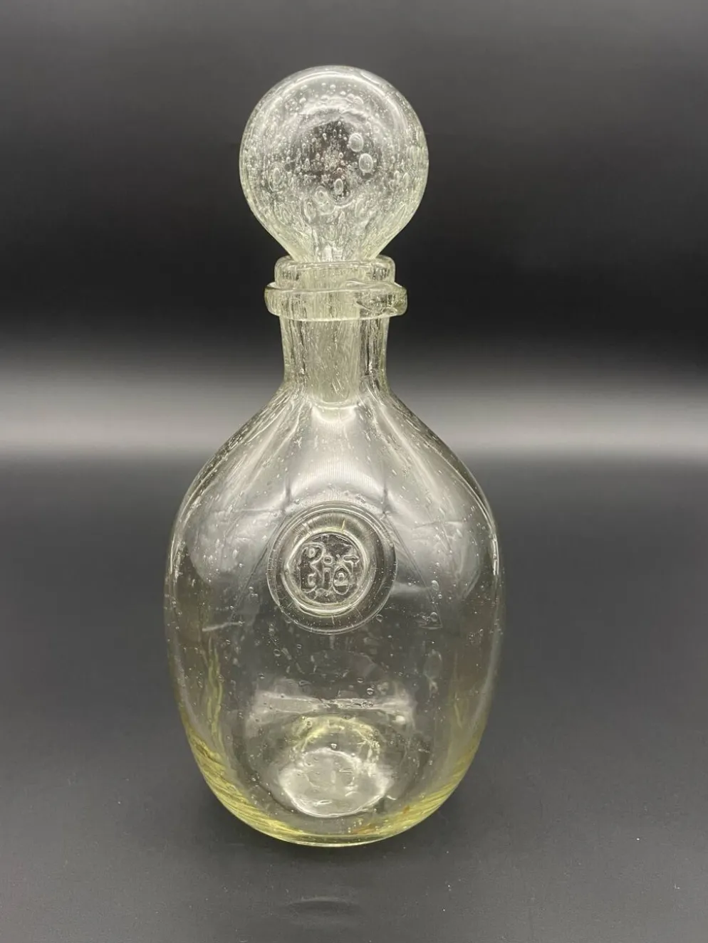 Carafe vintage Verrerie de Biot en verre bullé avec bouchon boule