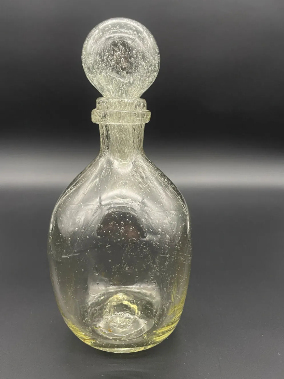 Carafe vintage Verrerie de Biot en verre bullé avec bouchon boule