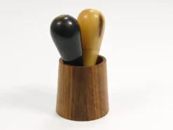 Carl Aubock II Rare porte-sel et poivrière, noyer et corne, Autriche, années 1950