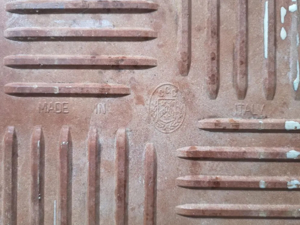 Carreau de céramique italienne motifs polychromes