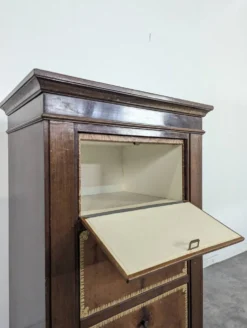 Cartonnier bas en trompe l'oeil