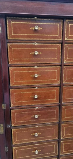 Cartonnier De Notaire A 20 Tiroirs Ouvrants Par Clapets