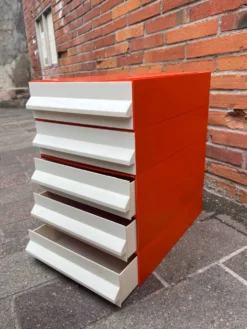 Casier de rangement vintage
