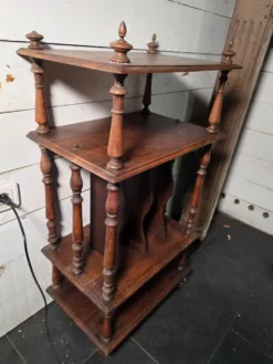 Casier à musique ancien en noyer