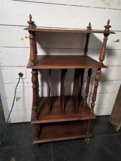 Casier à musique ancien en noyer