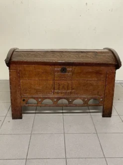 Cassettiera antica in faggio, XIX secolo