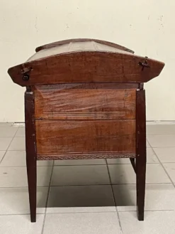 Cassettiera antica in faggio, XIX secolo