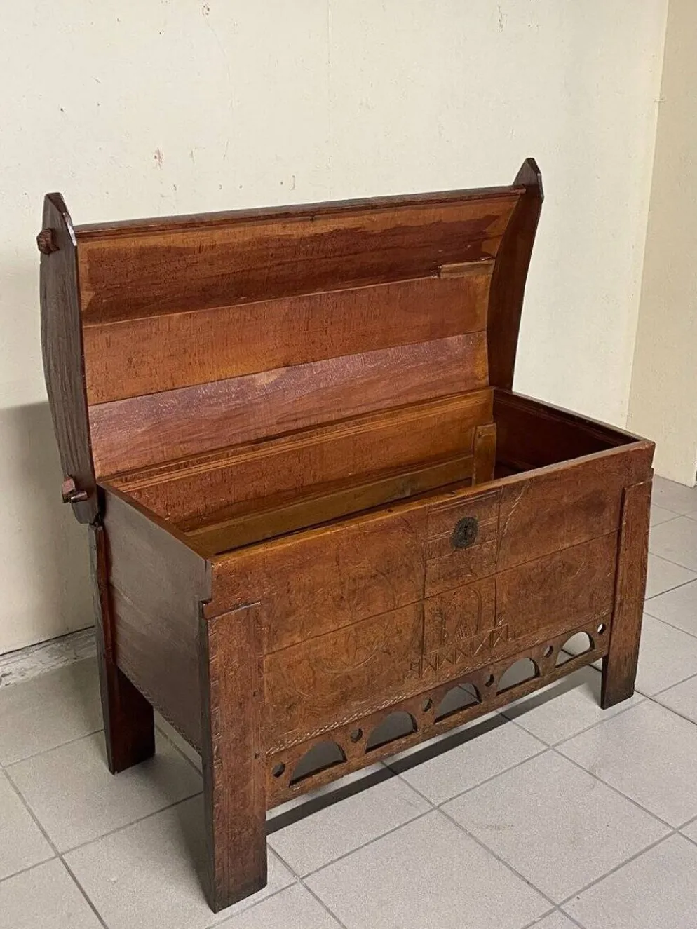 Cassettiera antica in faggio, XIX secolo