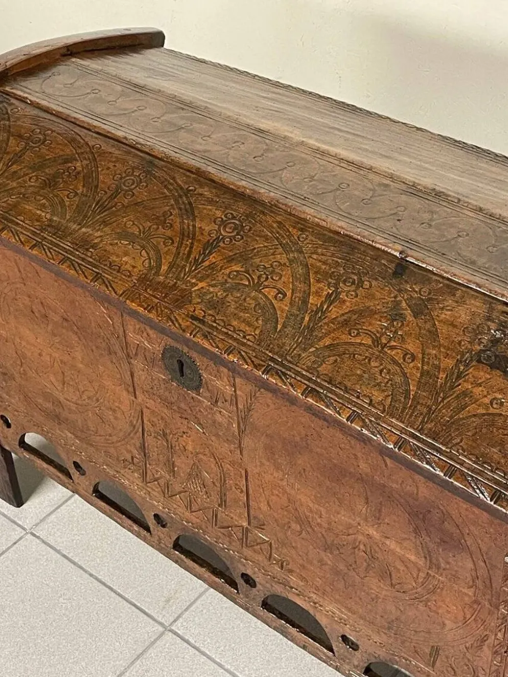 Cassettiera antica in faggio, XIX secolo