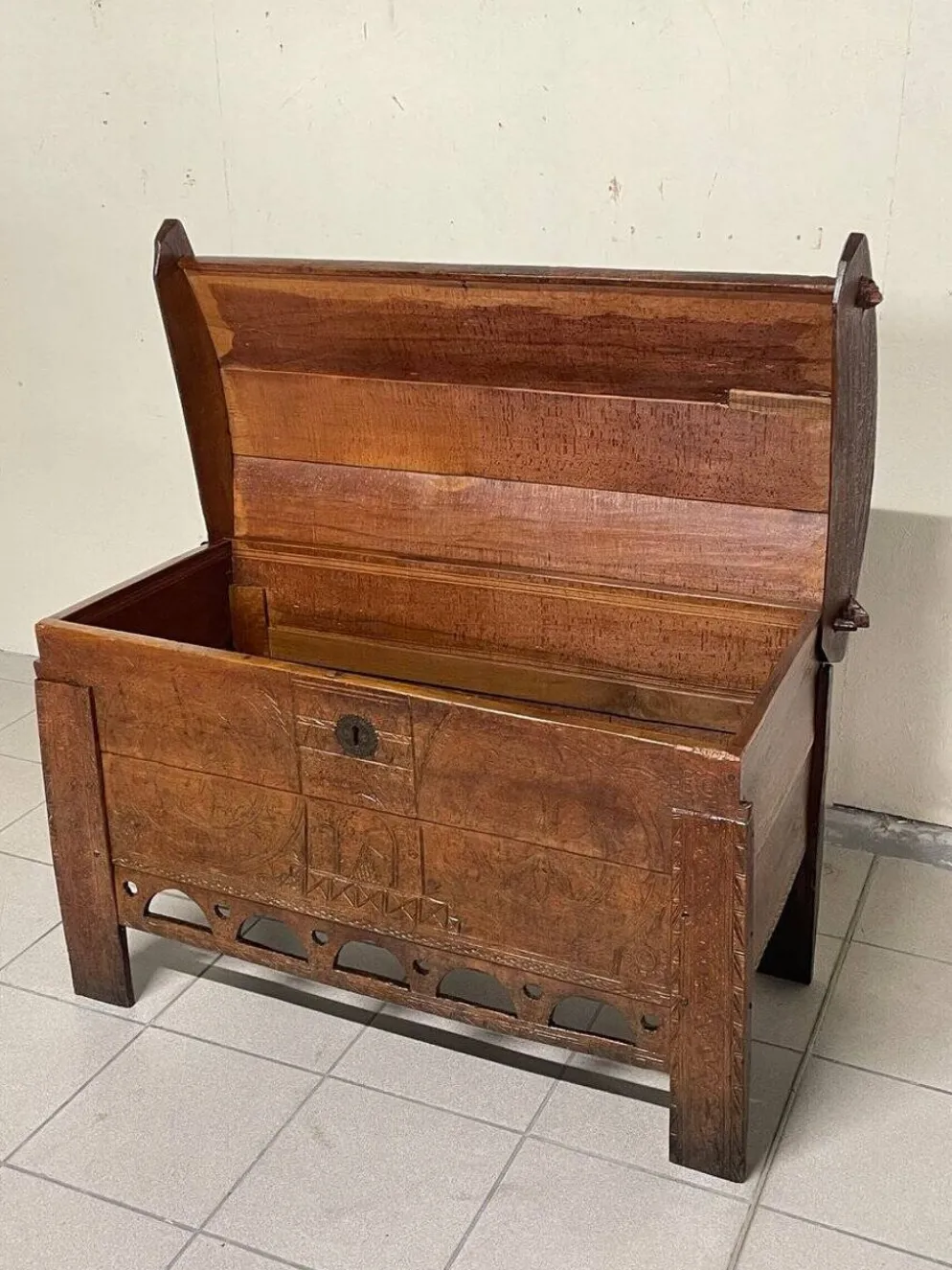 Cassettiera antica in faggio, XIX secolo