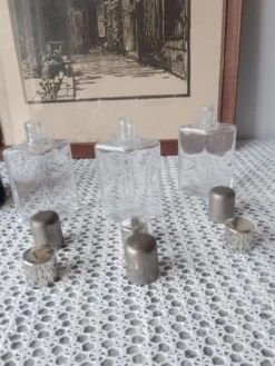 Cave à liqueur / set de 3 flasques de voyage vintage le tanneur