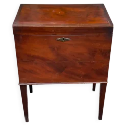 Cellarette vintage en acajou massif XIXe Meuble bar cabinet à liqueur angla
